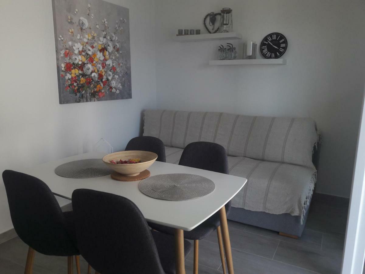 Apartment Tea 2 Primosten Bagian luar foto