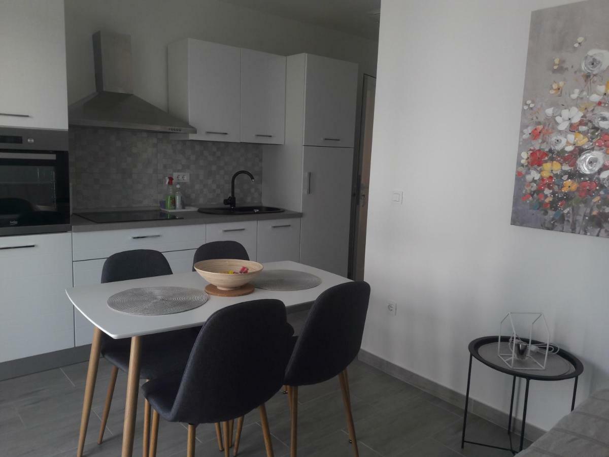 Apartment Tea 2 Primosten Bagian luar foto