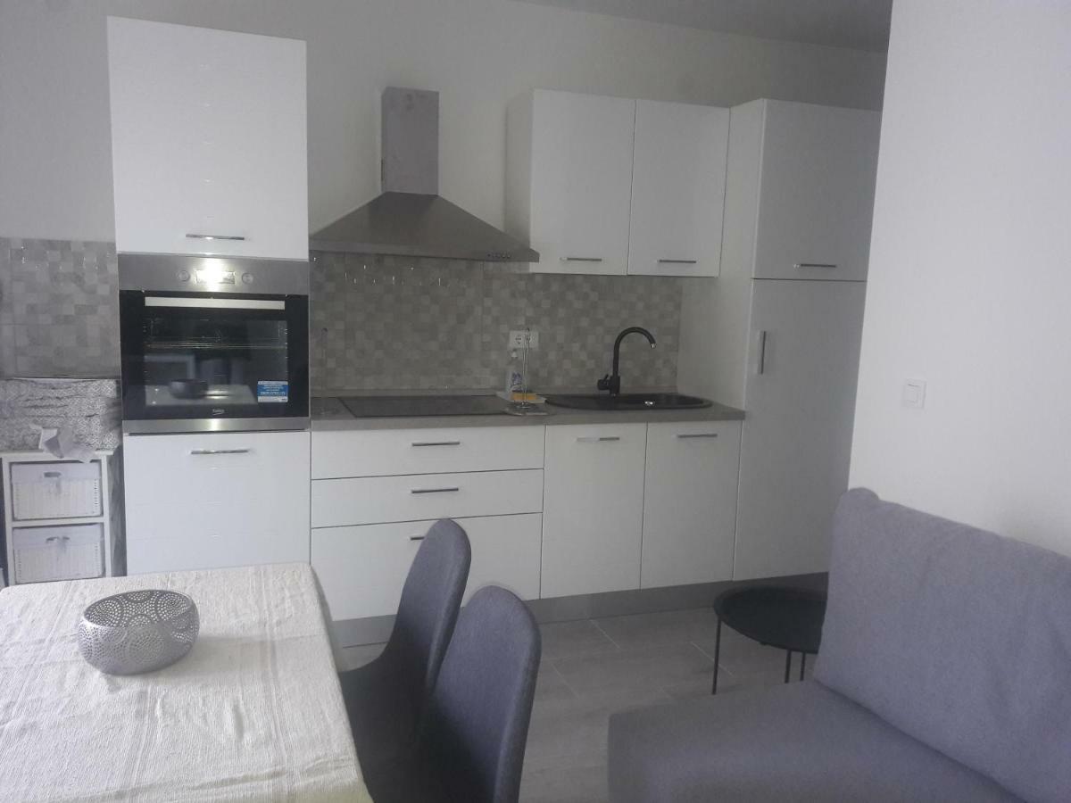 Apartment Tea 2 Primosten Bagian luar foto