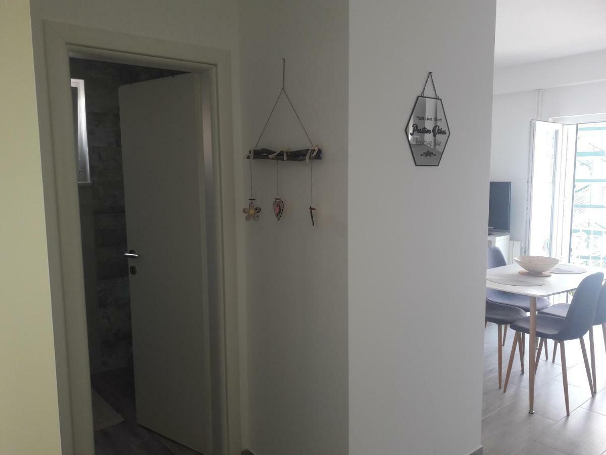 Apartment Tea 2 Primosten Bagian luar foto